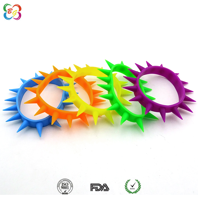 東莞博高狼牙硅膠手環(huán) 東莞博高狼牙硅膠手環(huán)