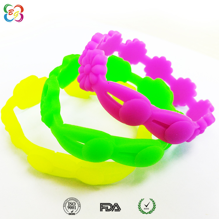東莞博高花朵硅膠手環(huán) 東莞博高花朵硅膠手環(huán)