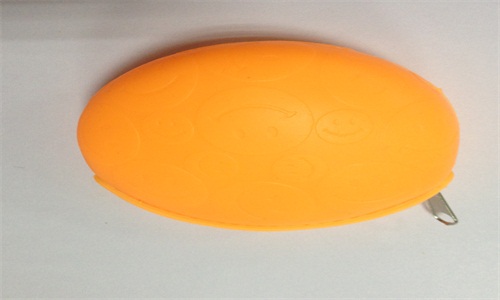 硅膠產(chǎn)品容易發(fā)黃是什么原因造成的？