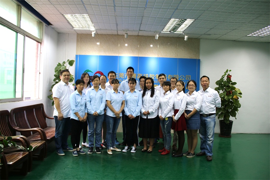 金雞作辭迎旺狗，新春繼往開鴻福