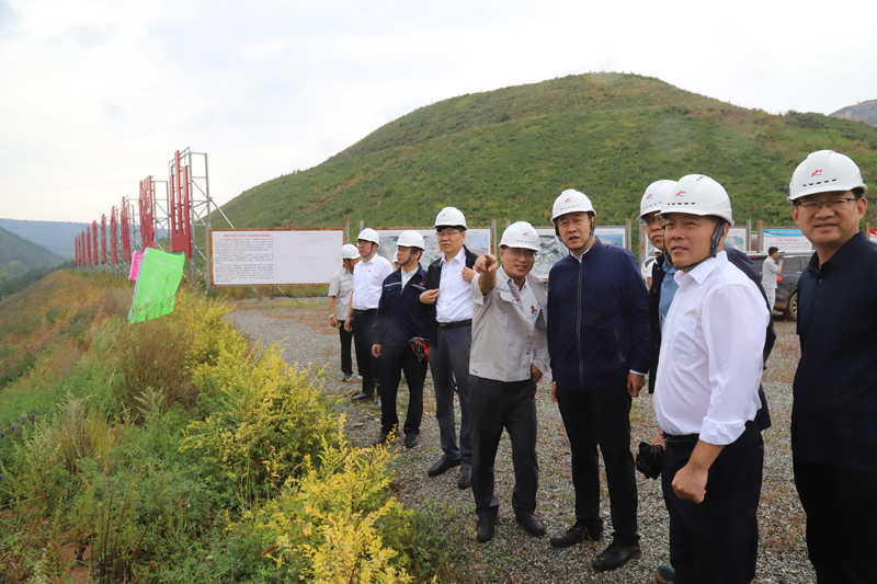 1在赤峰退城入園項目察看礦山資源整合情況